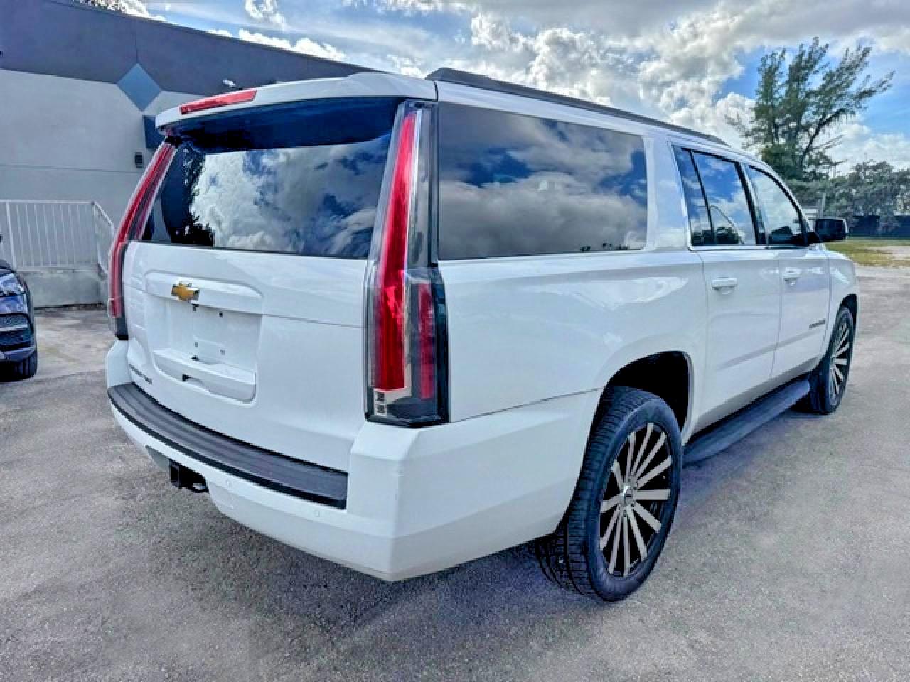 1GNSCJKC8FR505342 · 2015 CHEVROLET SUBURBAN · 3/15