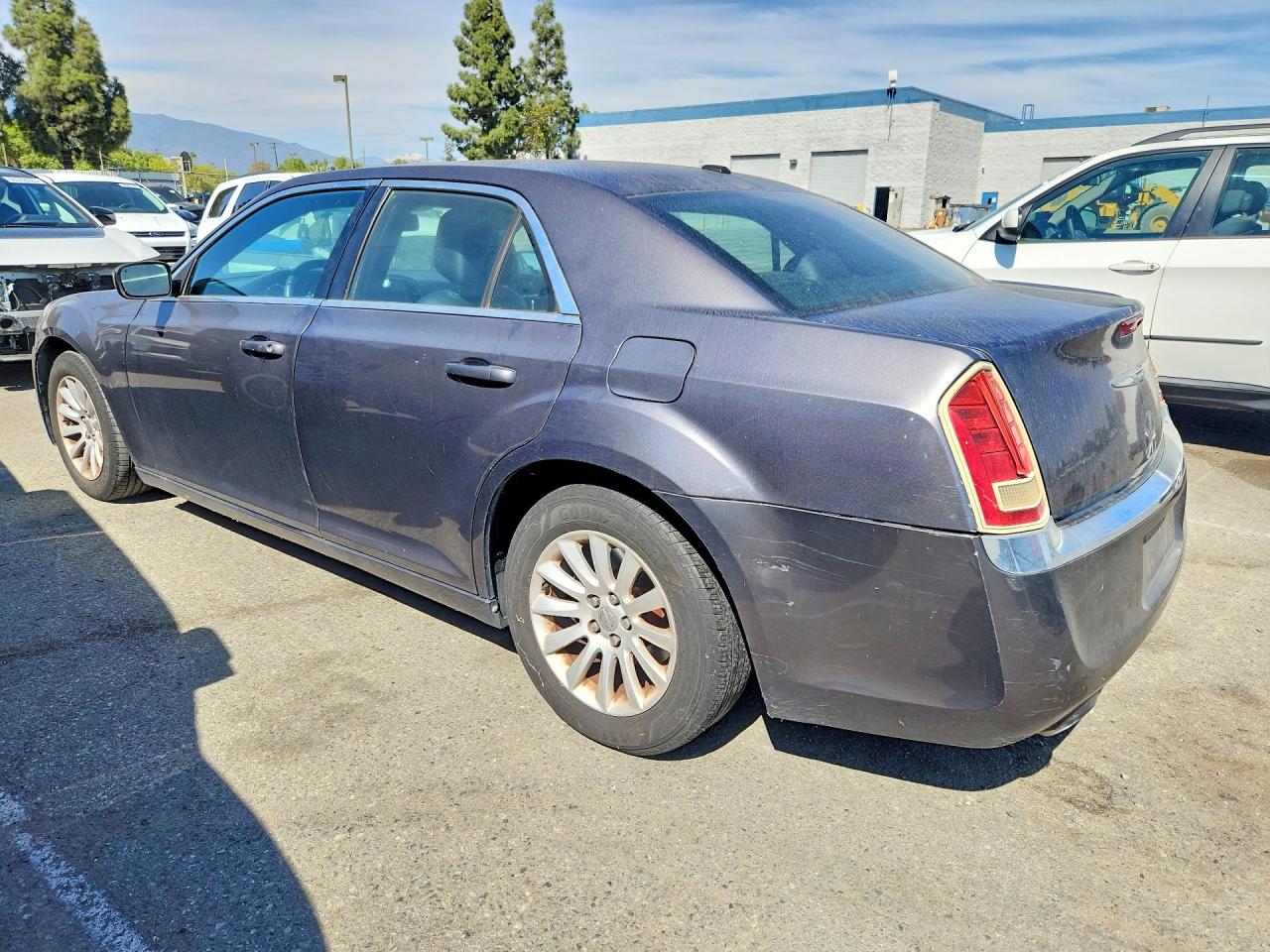 2C3CCAAG3DH561241 · 2013 CHRYSLER 300 · 2/12