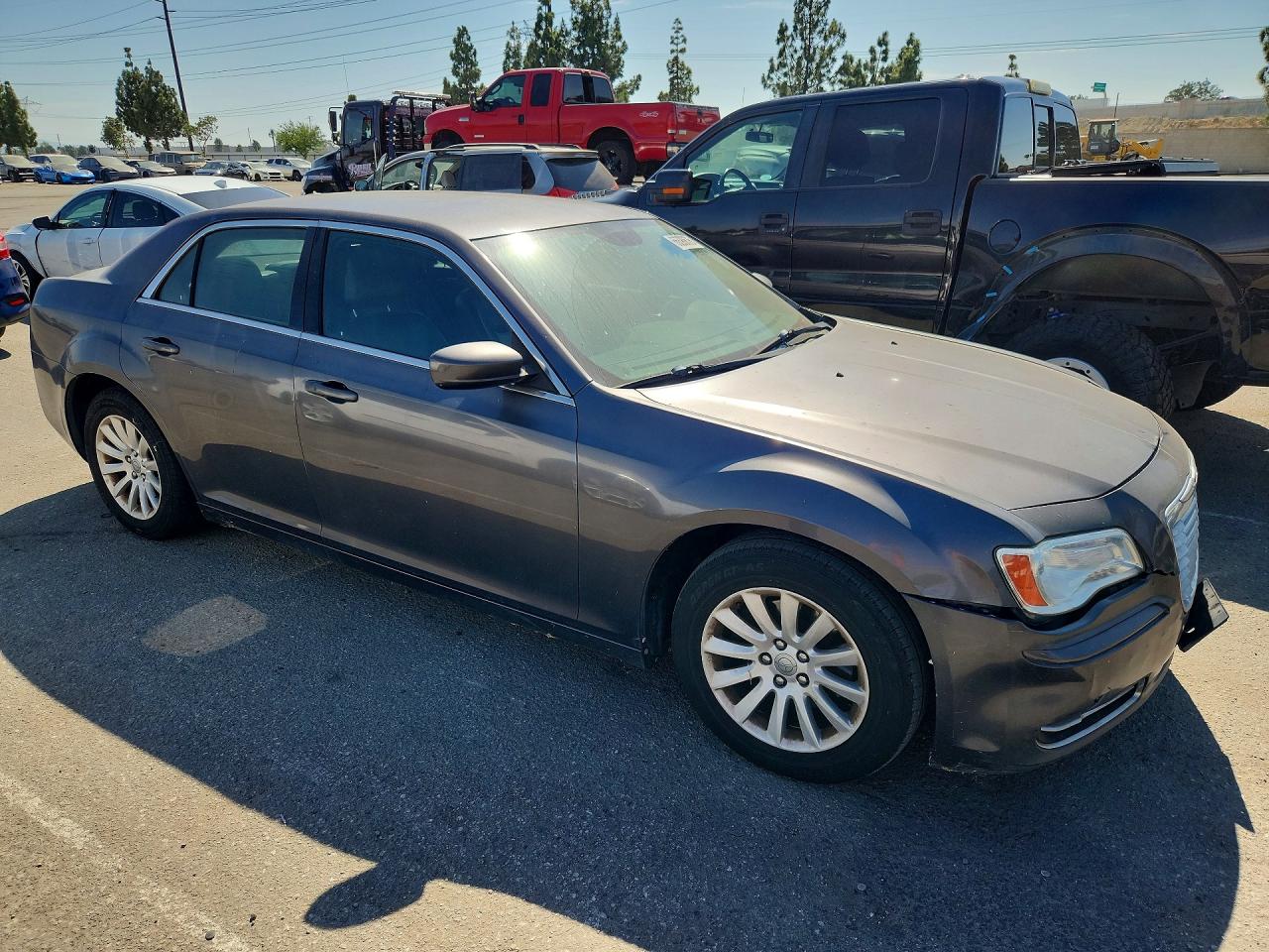 2C3CCAAG3DH561241 · 2013 CHRYSLER 300 · 4/12