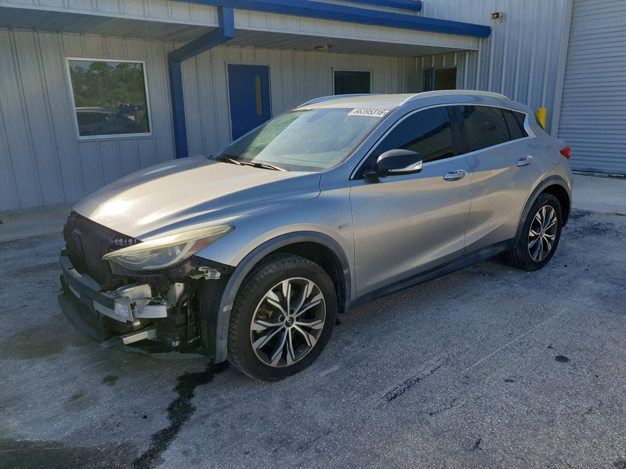 SJKCH5CR0HA033547 · 2017 INFINITI QX30