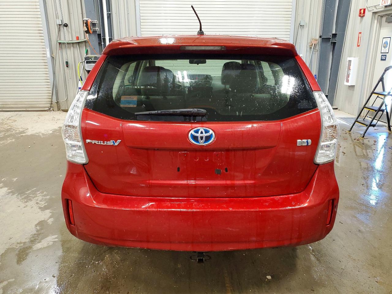 JTDZN3EU8C3116054 · 2012 TOYOTA PRIUS V · 6/13