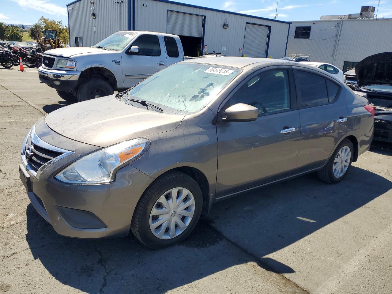 3N1CN7AP4GL859174 · 2016 NISSAN VERSA