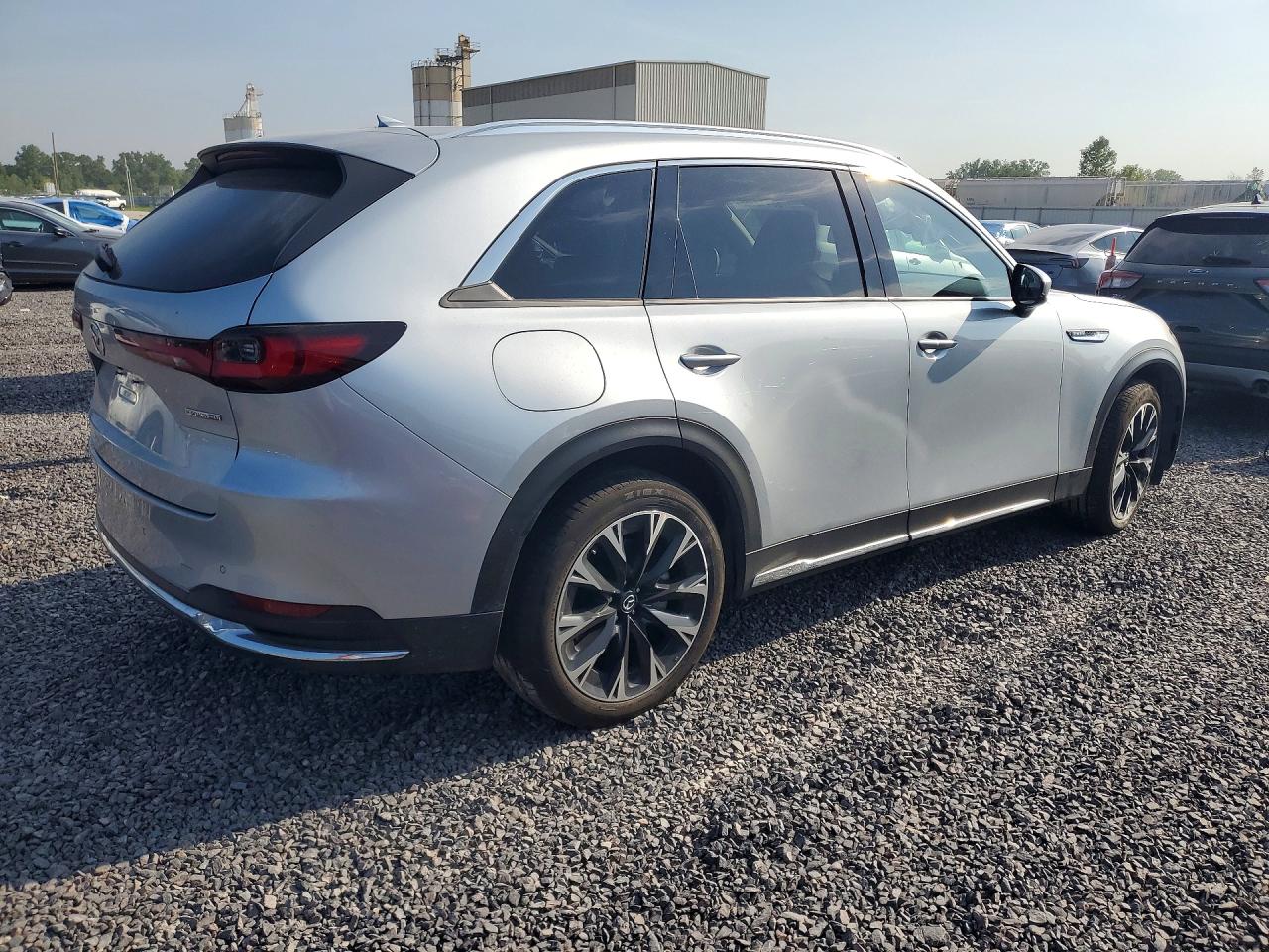 JM3KKDHA3R1105041 · 2024 MAZDA CX-90 · 3/13