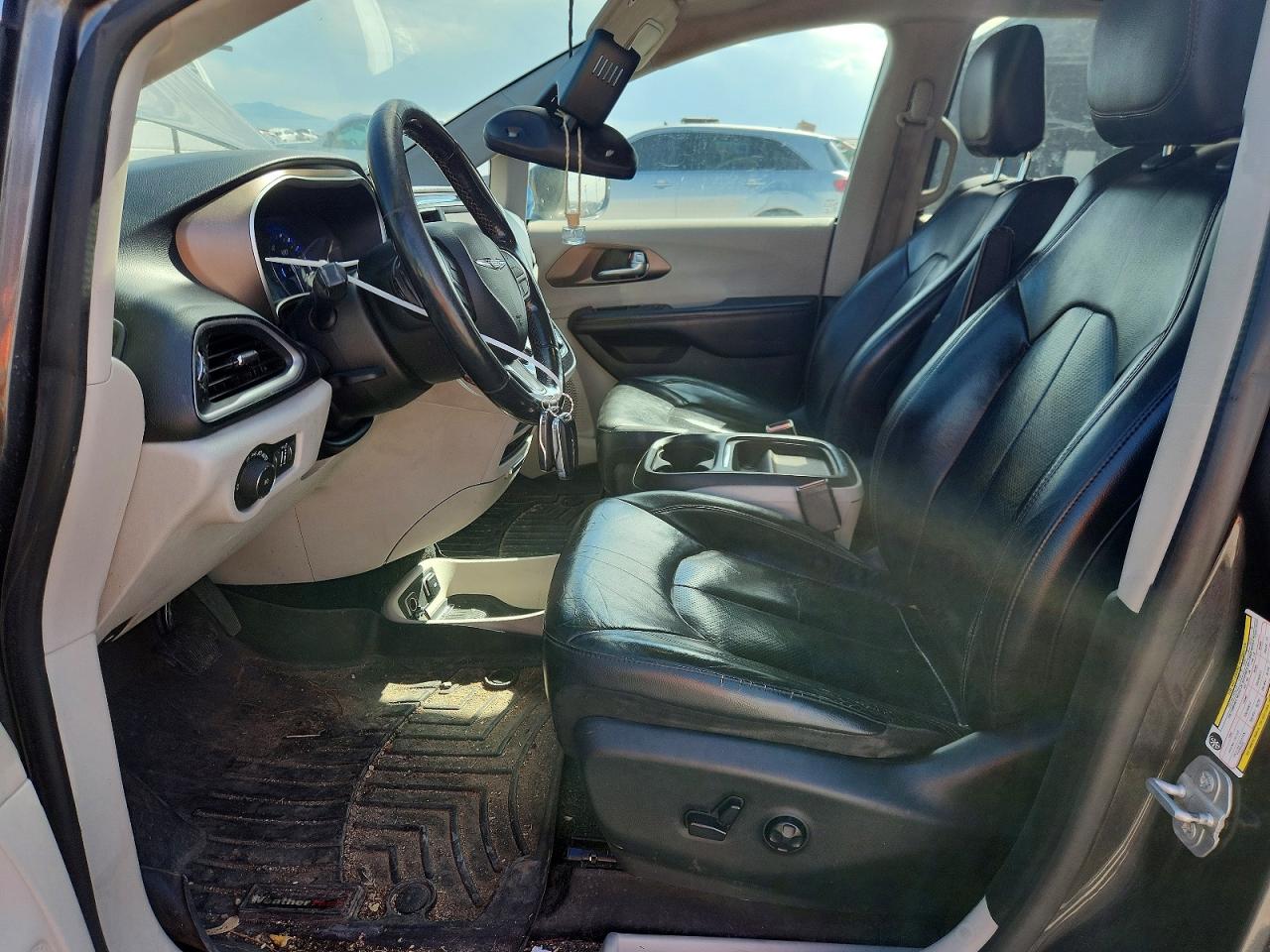 2C4RC1BG5KR651731 · 2019 CHRYSLER PACIFICA · 7/13