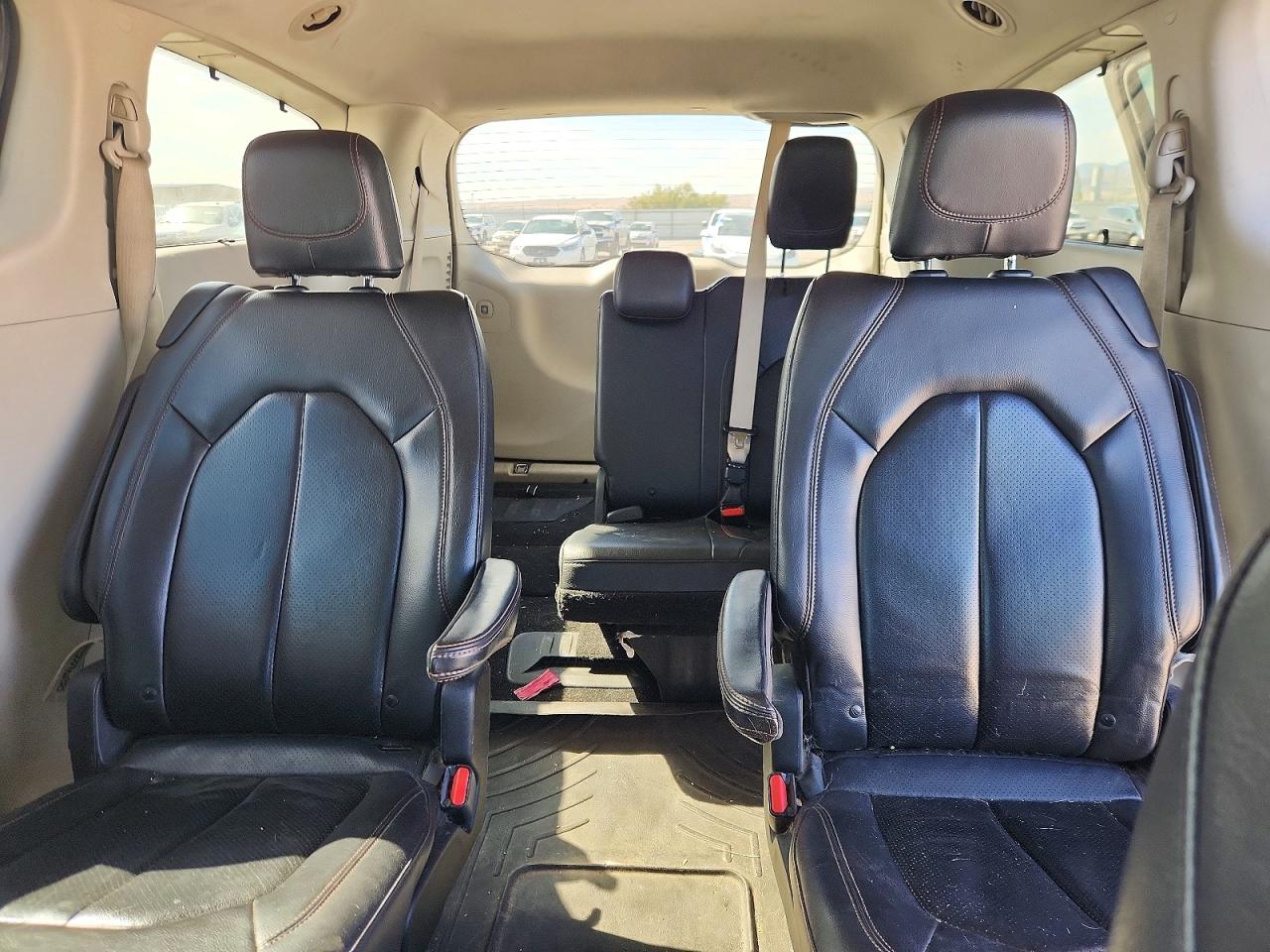 2C4RC1BG5KR651731 · 2019 CHRYSLER PACIFICA · 10/13