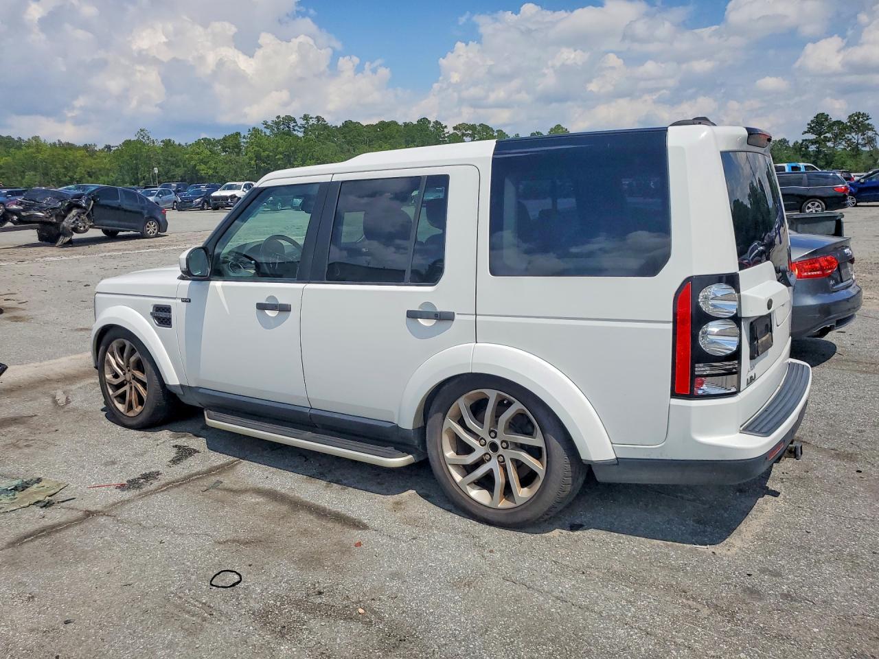 SALAG2V66GA841987 · 2016 LAND ROVER LR4 · 2/13
