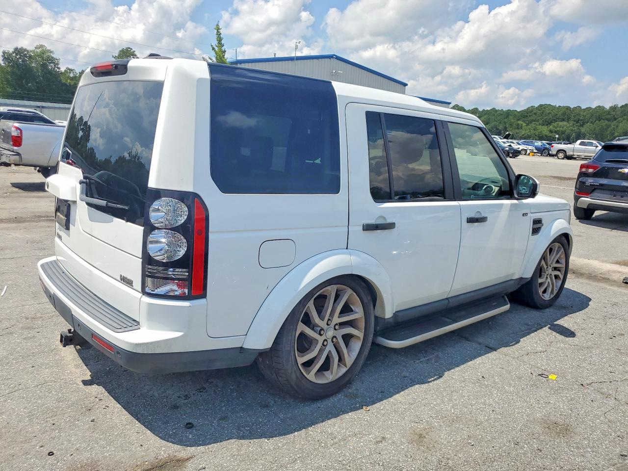 SALAG2V66GA841987 · 2016 LAND ROVER LR4 · 3/13