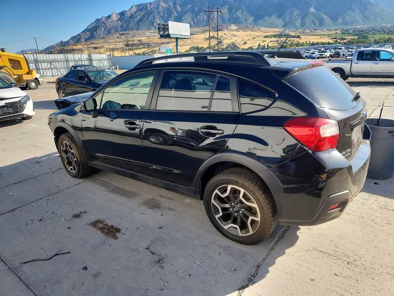 JF2GPABC5H8214861 · 2017 SUBARU CROSSTREK · 2/14