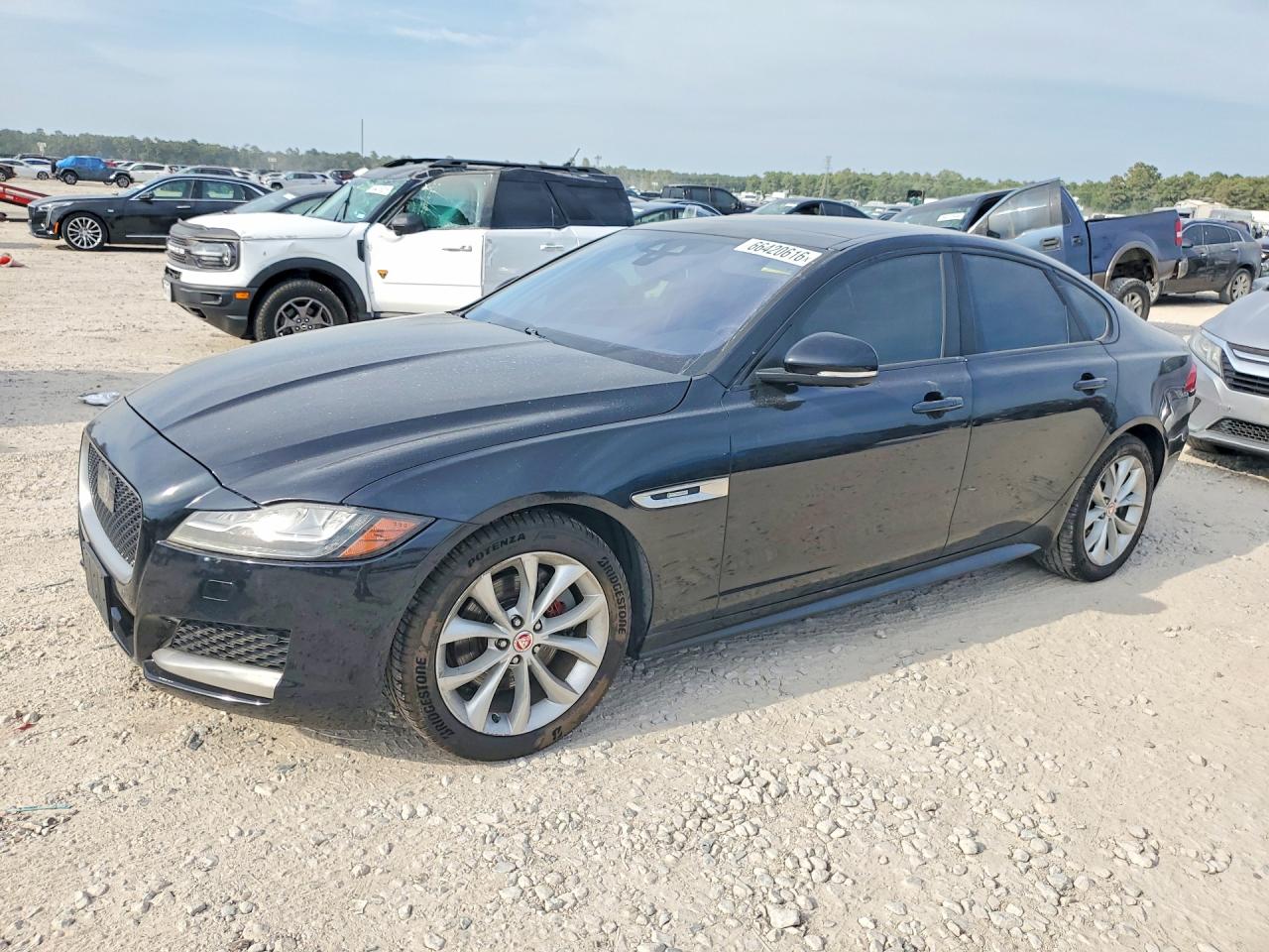 SAJBL4BN8HCY43875 · 2017 JAGUAR XF