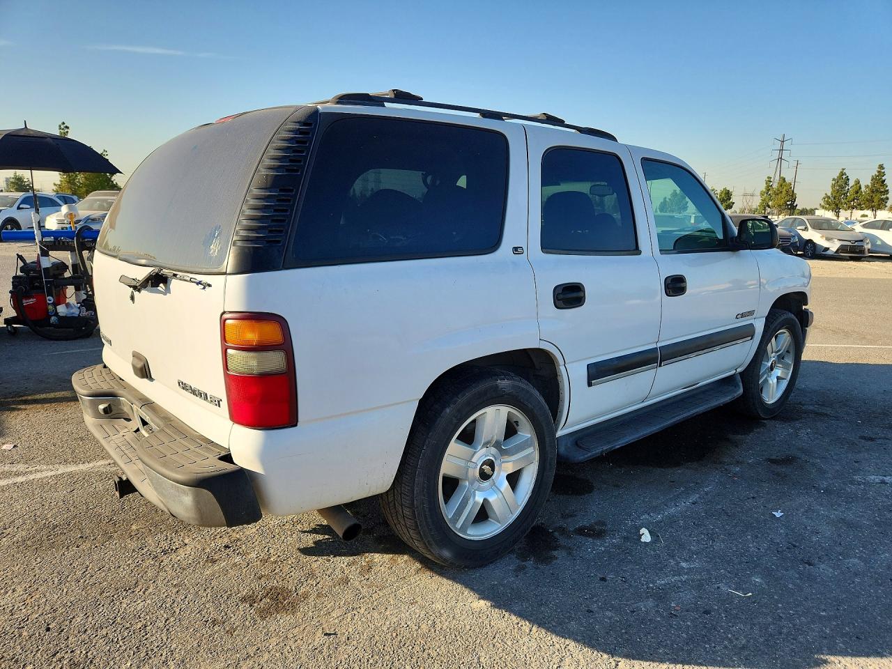 1GNEC13T21J140966 · 2001 CHEVROLET TAHOE · 3/14