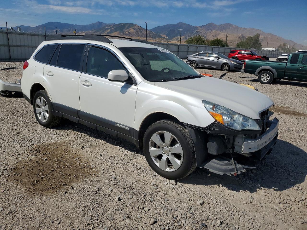 4S4BRBCC2C3242156 · 2012 SUBARU OUTBACK · 4/13