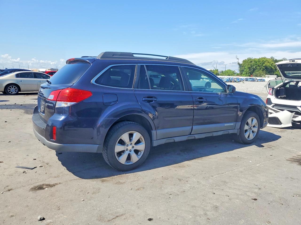 4S4BRCGC2C3235479 · 2012 SUBARU OUTBACK · 3/13