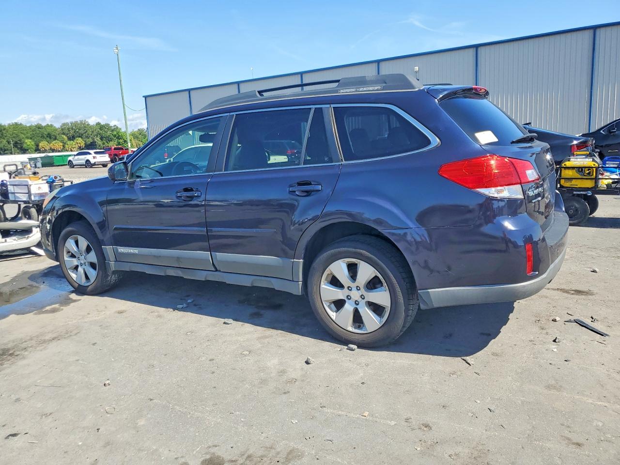 4S4BRCGC2C3235479 · 2012 SUBARU OUTBACK · 2/13