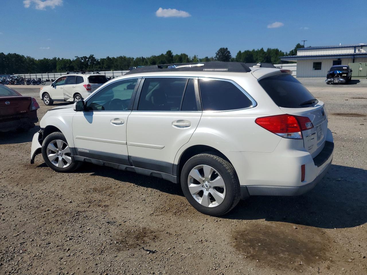 4S4BRBKC8C3289306 · 2012 SUBARU OUTBACK · 2/13