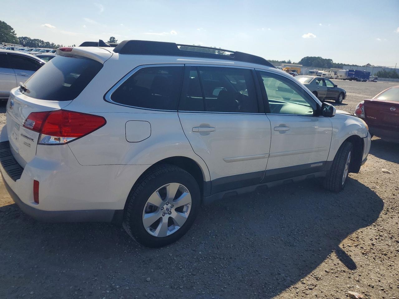 4S4BRBKC8C3289306 · 2012 SUBARU OUTBACK · 3/13