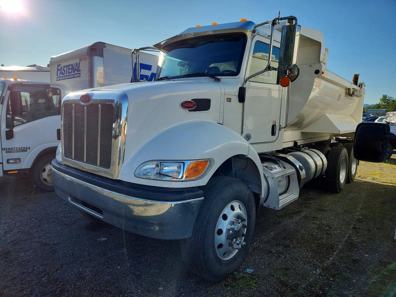 2NP3LJ9X8KM272613 · 2019 PETERBILT 348