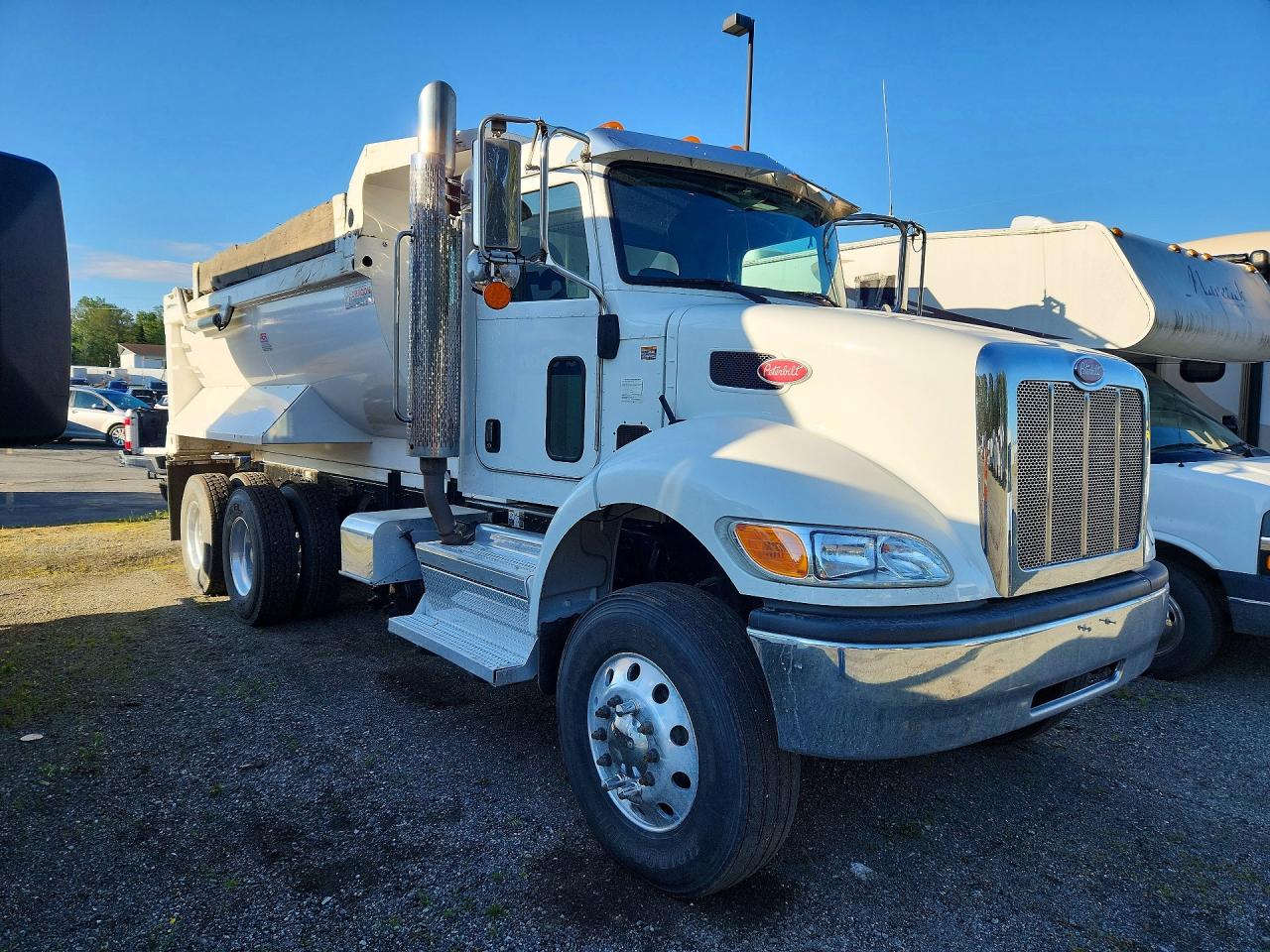2NP3LJ9X8KM272613 · 2019 PETERBILT 348 · 4/13