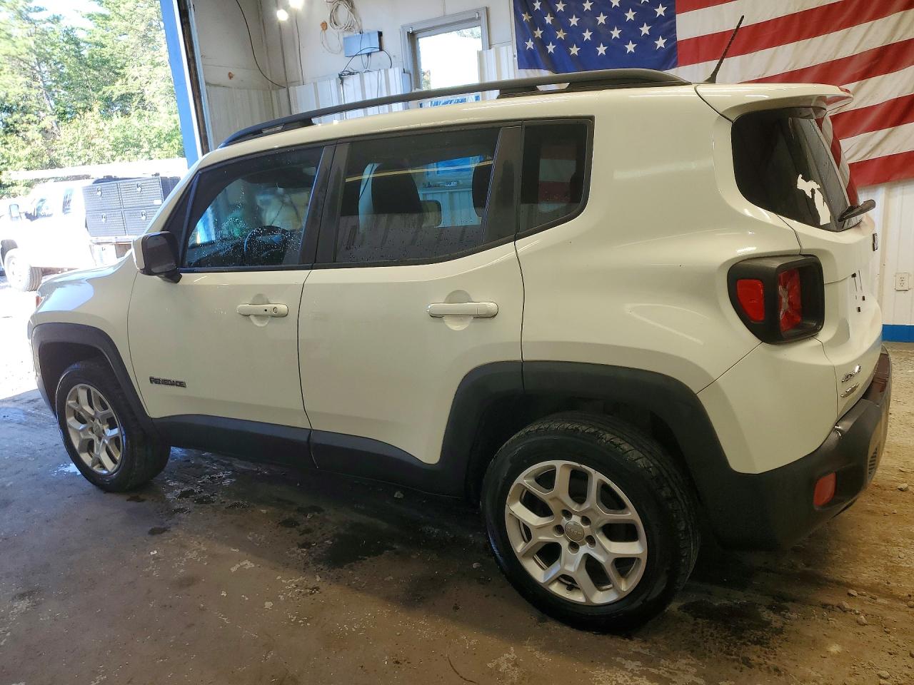 ZACCJBBT5FPB98526 · 2015 JEEP RENEGADE · 2/13