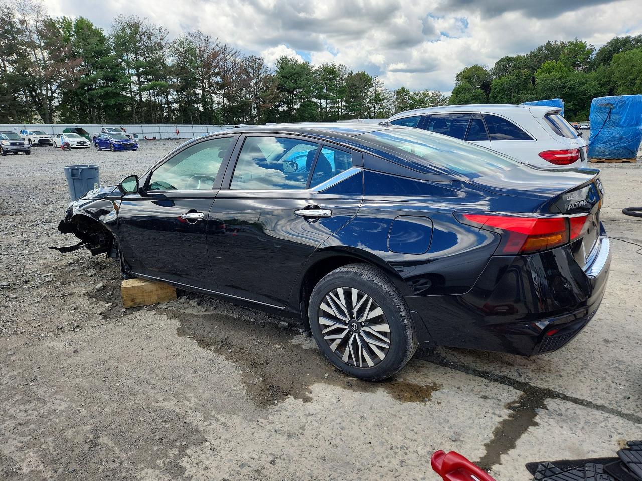 1N4BL4DV1PN317320 · 2023 NISSAN ALTIMA · 2/13