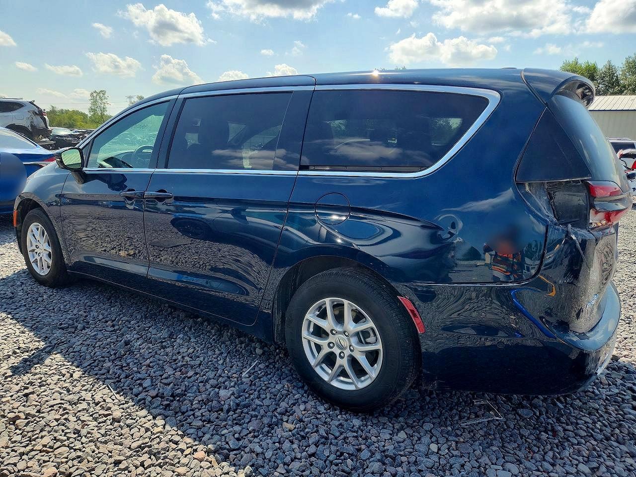2C4RC1BG9SR549557 · 2025 CHRYSLER PACIFICA · 2/13