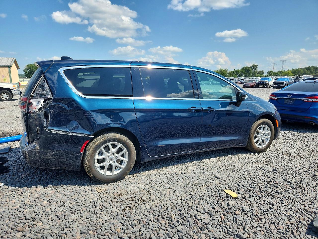 2C4RC1BG9SR549557 · 2025 CHRYSLER PACIFICA · 3/13