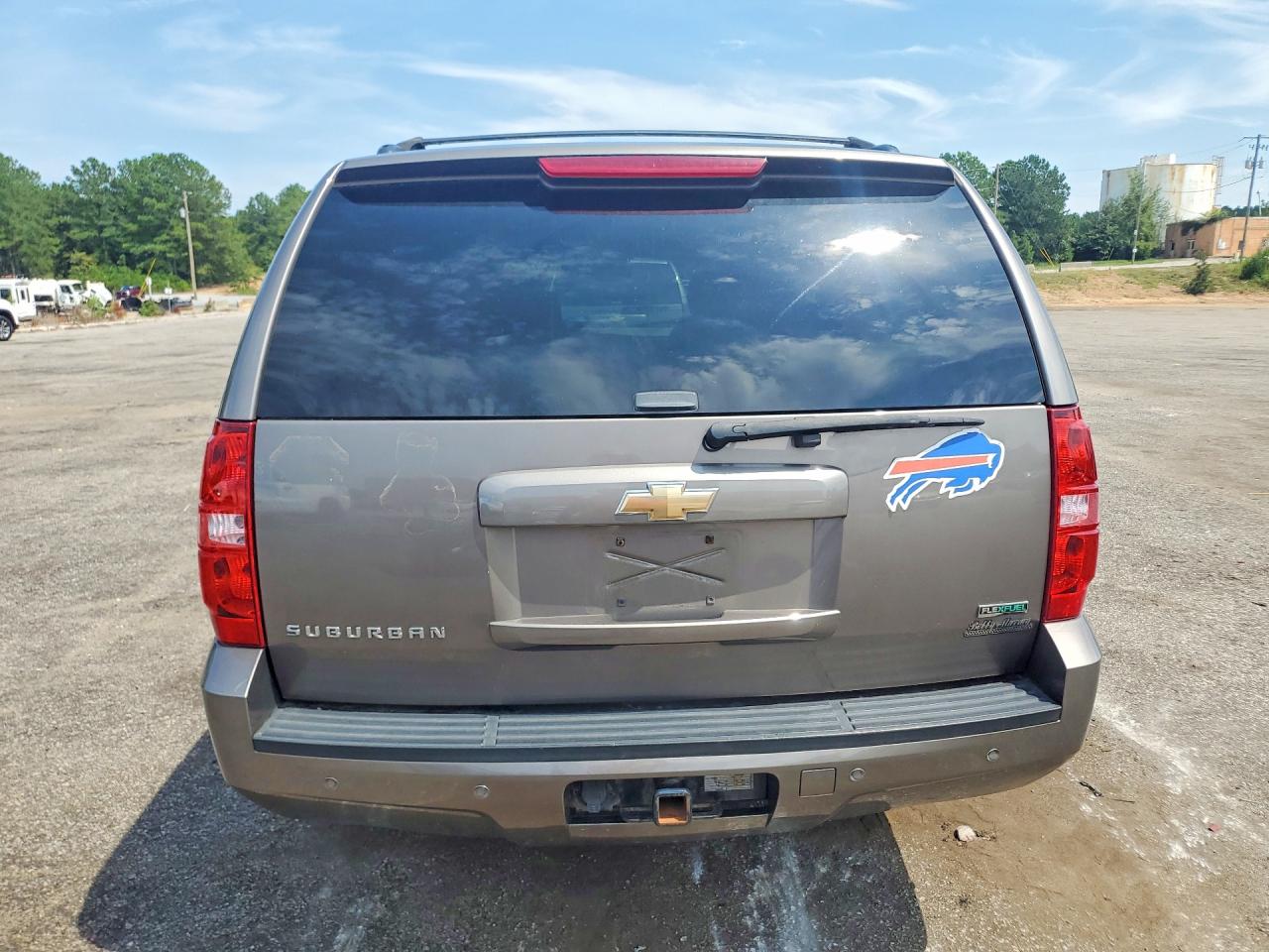 1GNSKJE30BR327631 · 2011 CHEVROLET SUBURBAN · 6/13