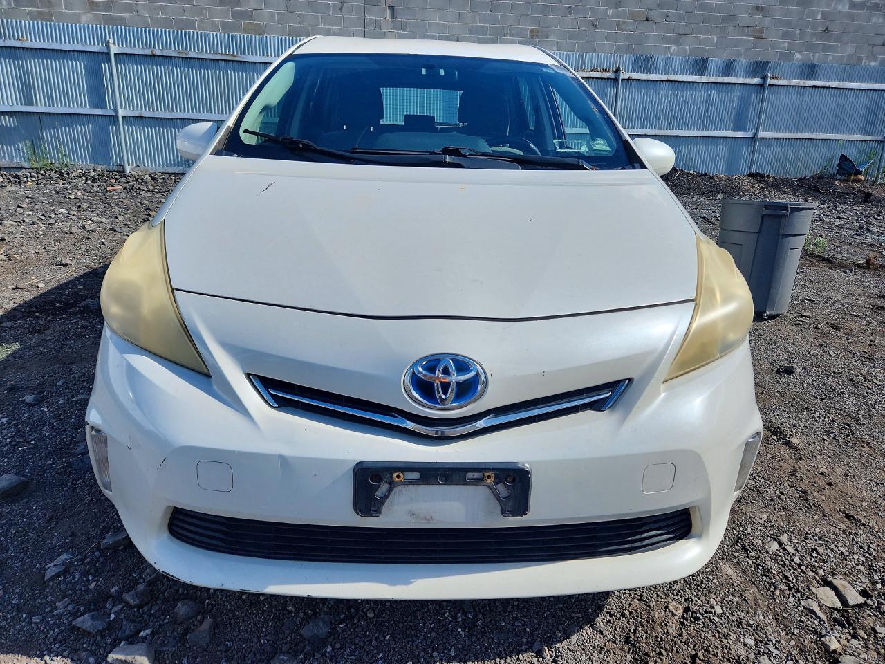 JTDZN3EU6C3069137 · 2012 TOYOTA PRIUS V · 5/12