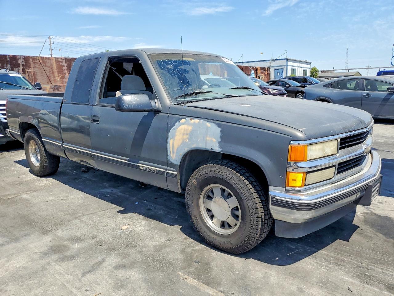 2GCEC19K6S1215798 · 1995 CHEVROLET GMT-400 · 4/12