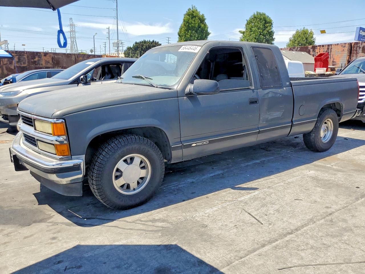 2GCEC19K6S1215798 · 1995 CHEVROLET GMT-400