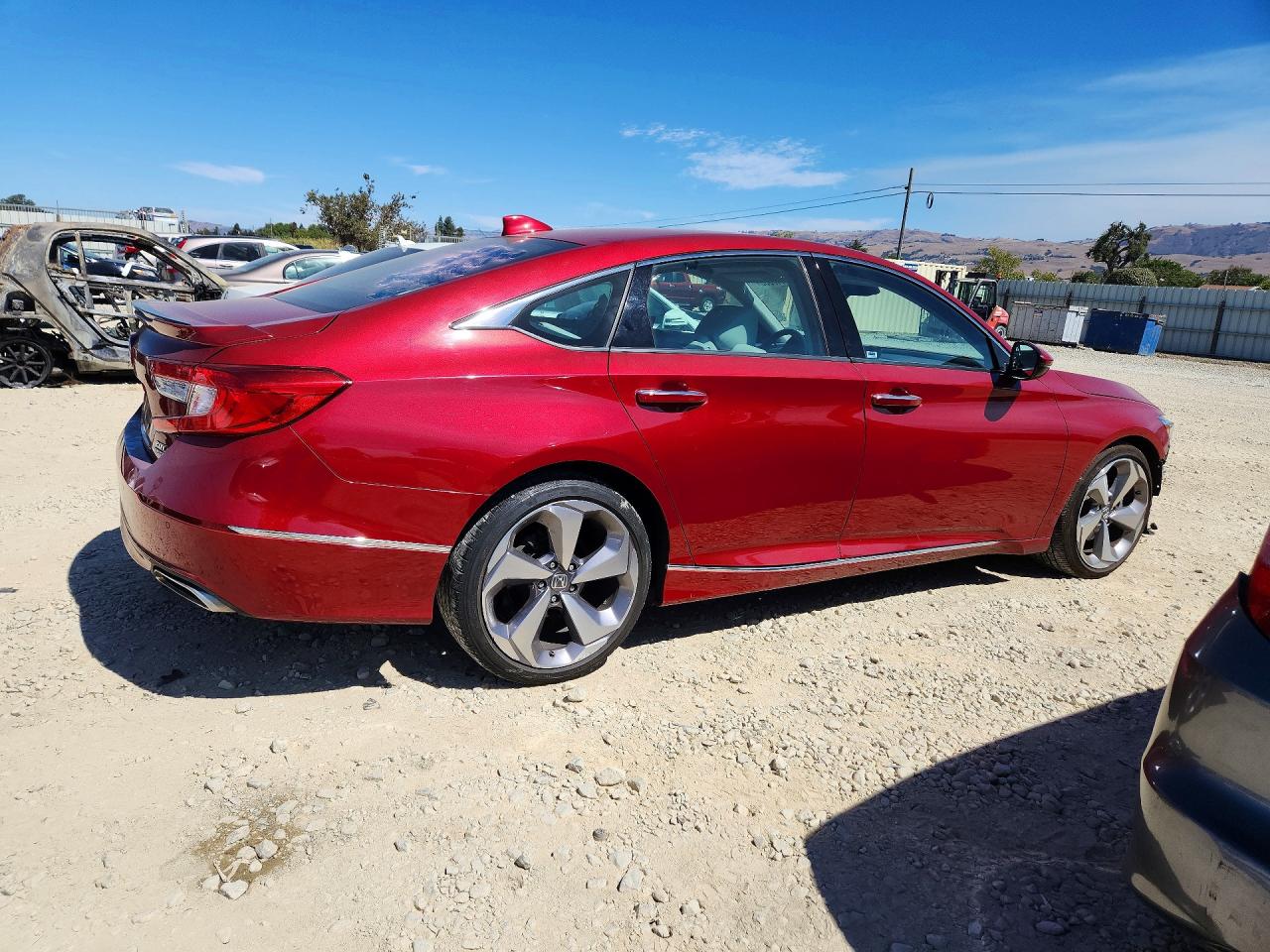 1HGCV2F93JA020742 · 2018 HONDA ACCORD · 3/13