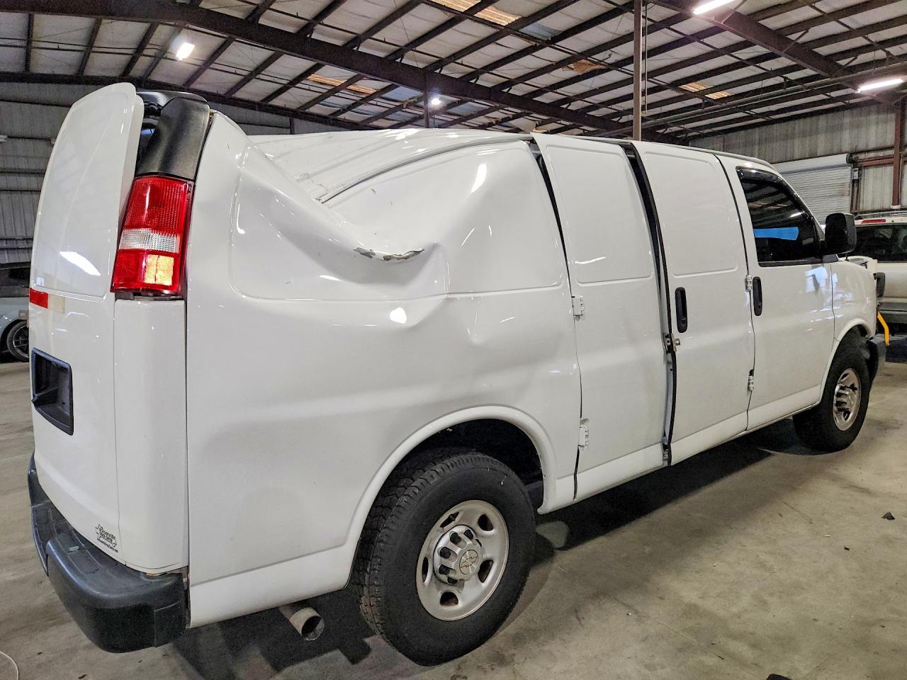 1GCWGAFP1L1265458 · 2020 CHEVROLET EXPRESS G2500 · 3/13