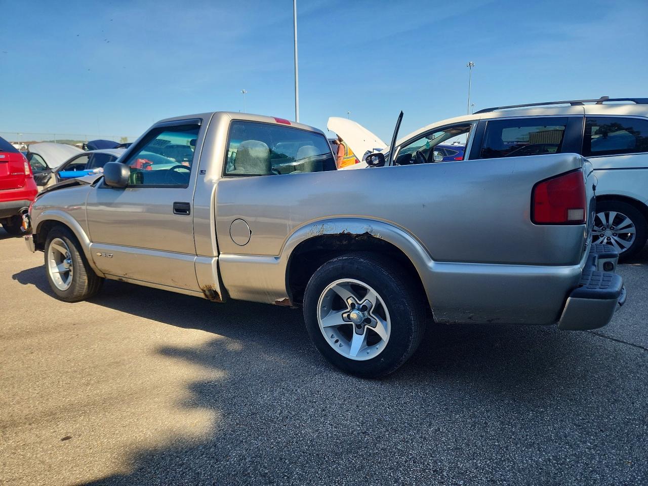 1GCCS145418142065 · 2001 CHEVROLET S TRUCK · 2/12