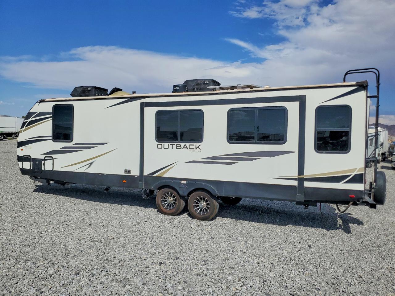 4YDT0BP29PB451231 · 2023 KEYSTONE OUTBACK · 2/11