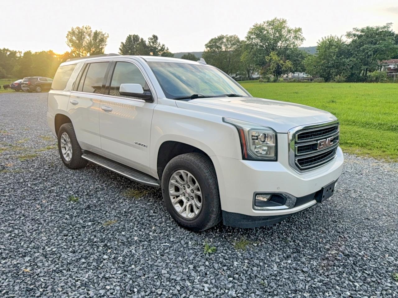 2016 GMC YUKON