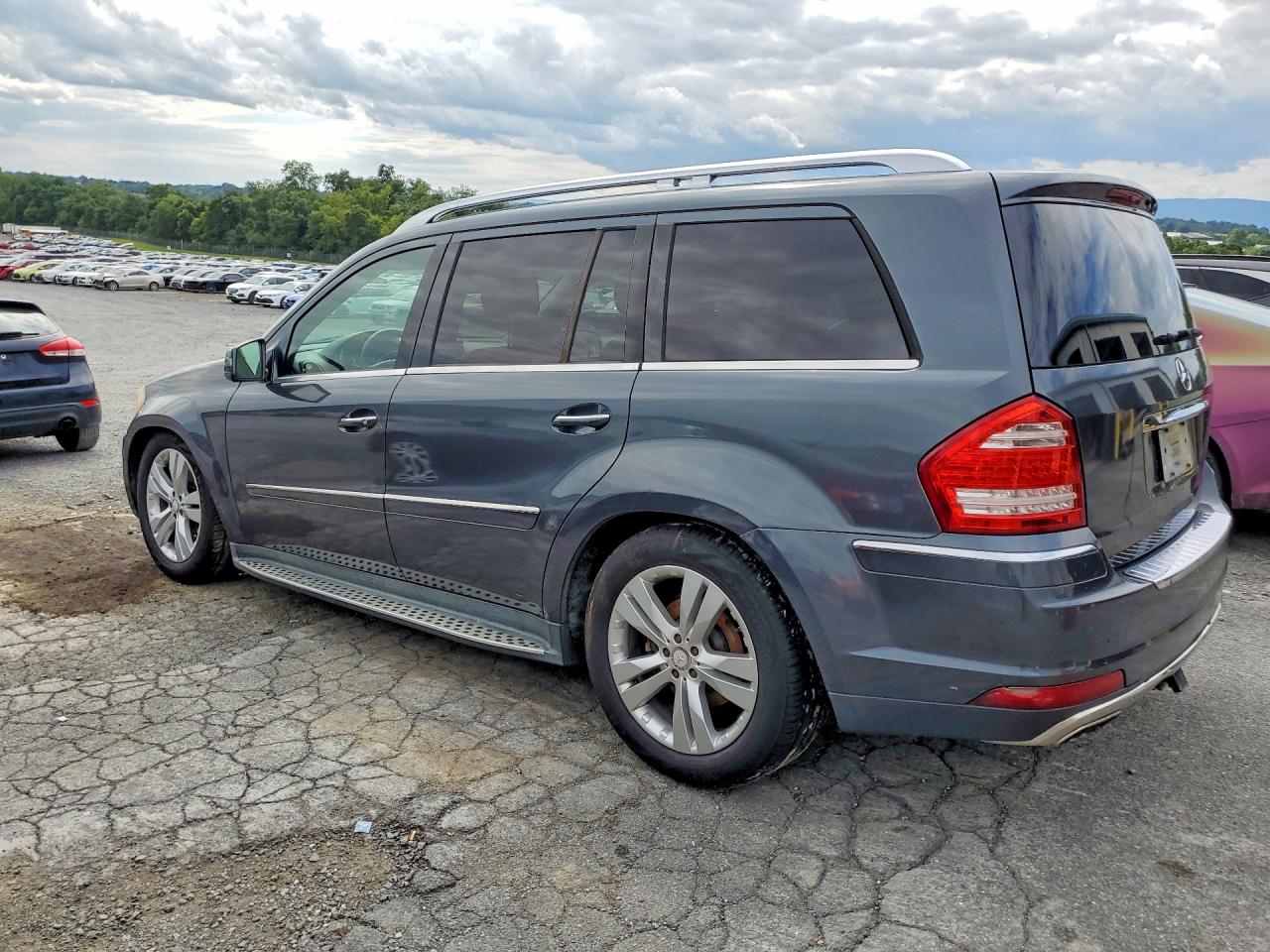 4JGBF7BE5BA636818 · 2011 MERCEDES-BENZ GL · 2/13