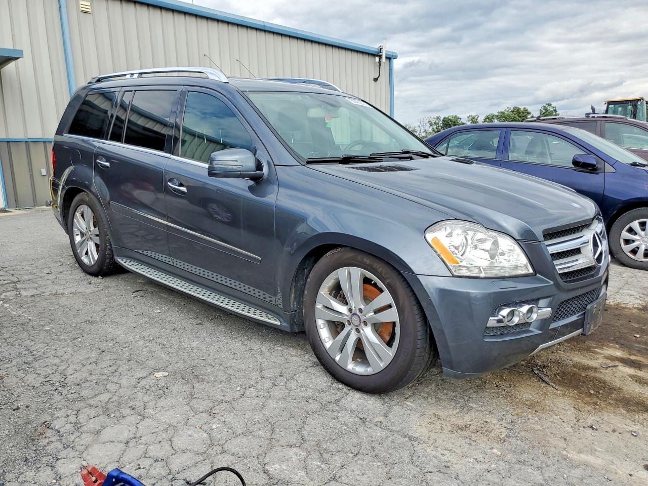 4JGBF7BE5BA636818 · 2011 MERCEDES-BENZ GL · 4/13