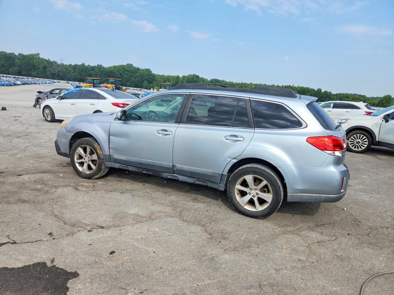 4S4BRCGC1D3287476 · 2013 SUBARU OUTBACK · 2/13