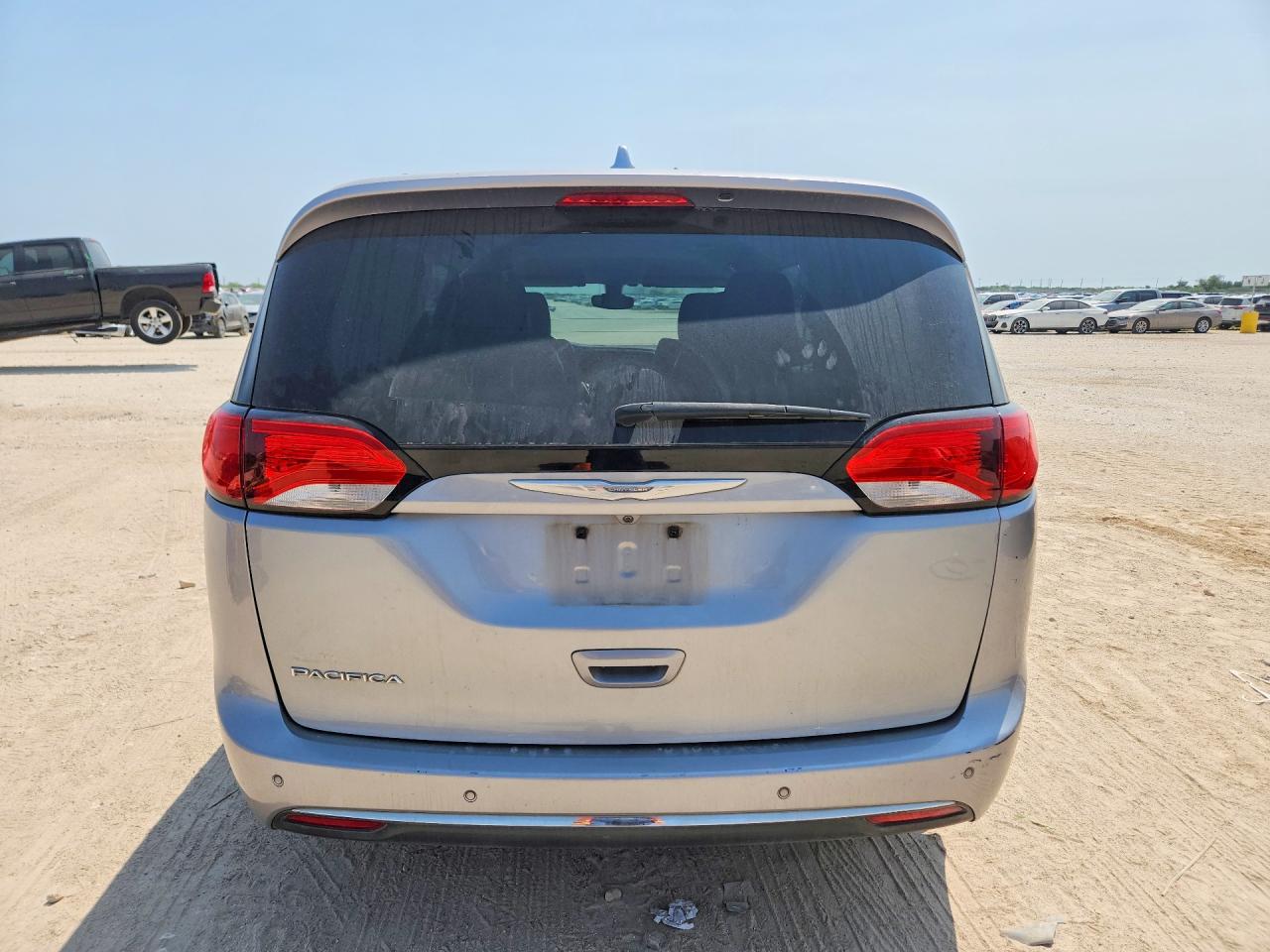 2C4RC1BG5HR613313 · 2017 CHRYSLER PACIFICA · 6/12