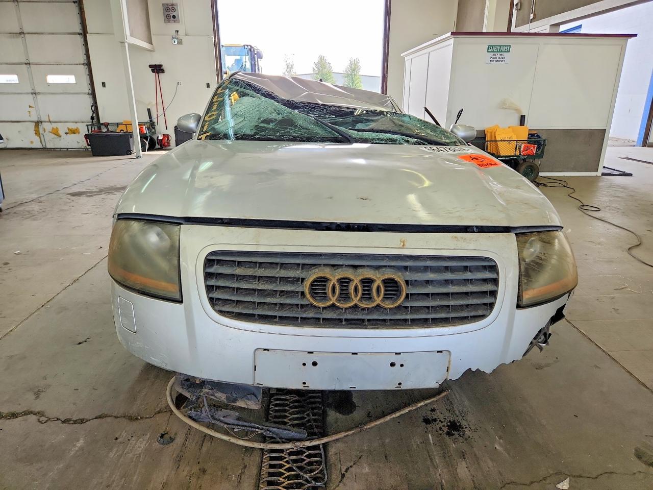 TRUSX28N411020513 · 2001 AUDI TT · 5/12