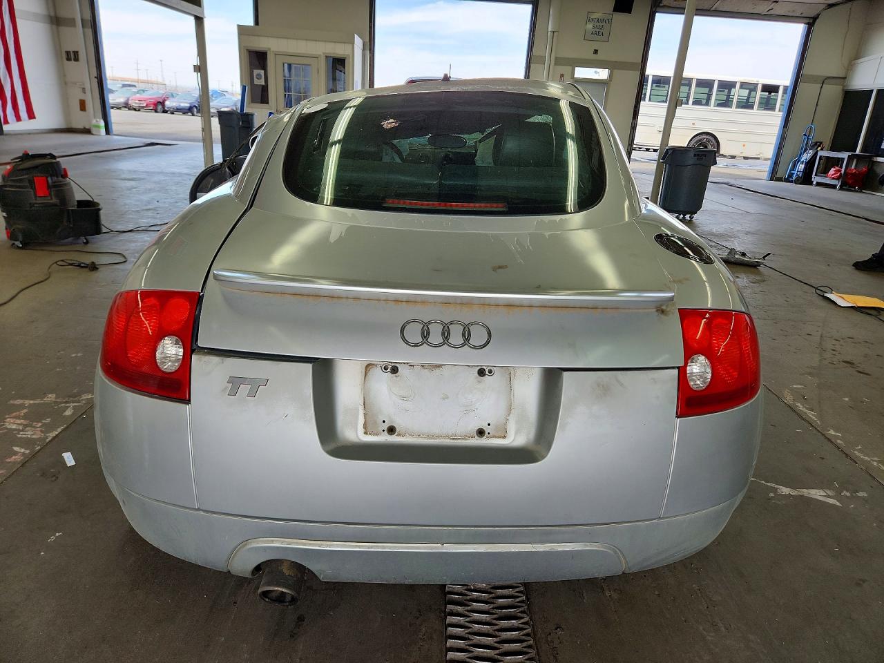 TRUSX28N411020513 · 2001 AUDI TT · 6/12