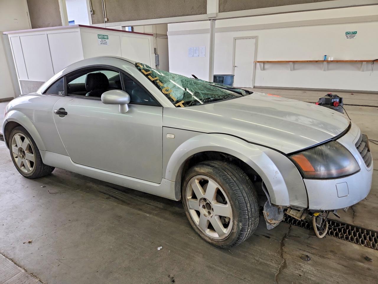 TRUSX28N411020513 · 2001 AUDI TT · 4/12