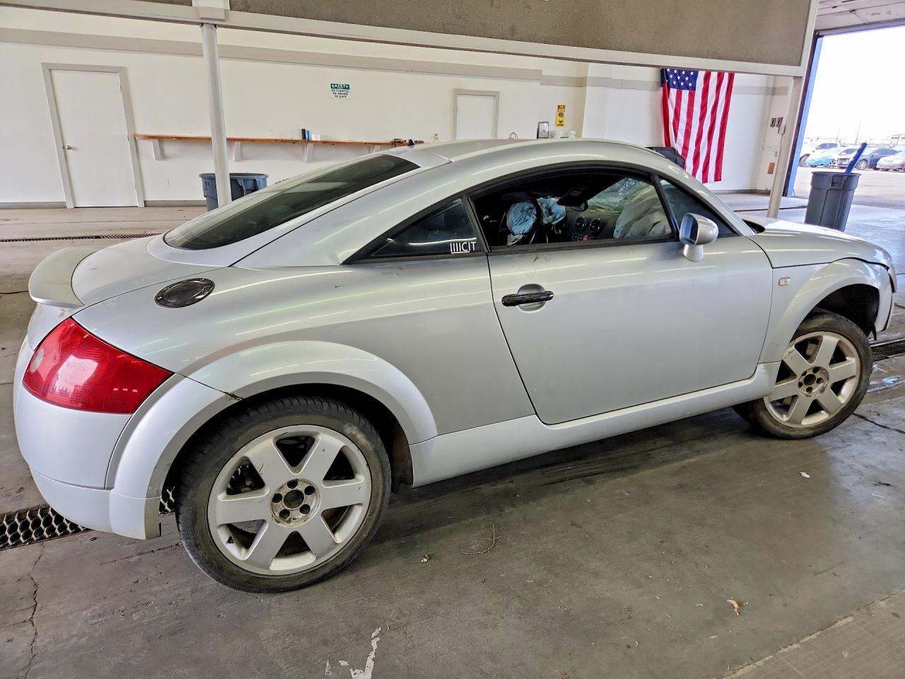 TRUSX28N411020513 · 2001 AUDI TT · 3/12