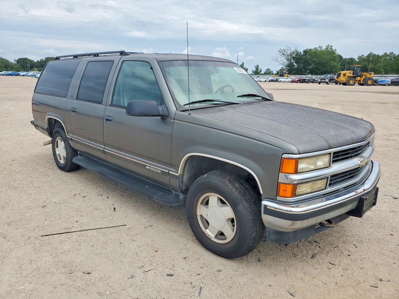 3GNFK16R9XG136866 · 1999 CHEVROLET SUBURBAN · 4/13