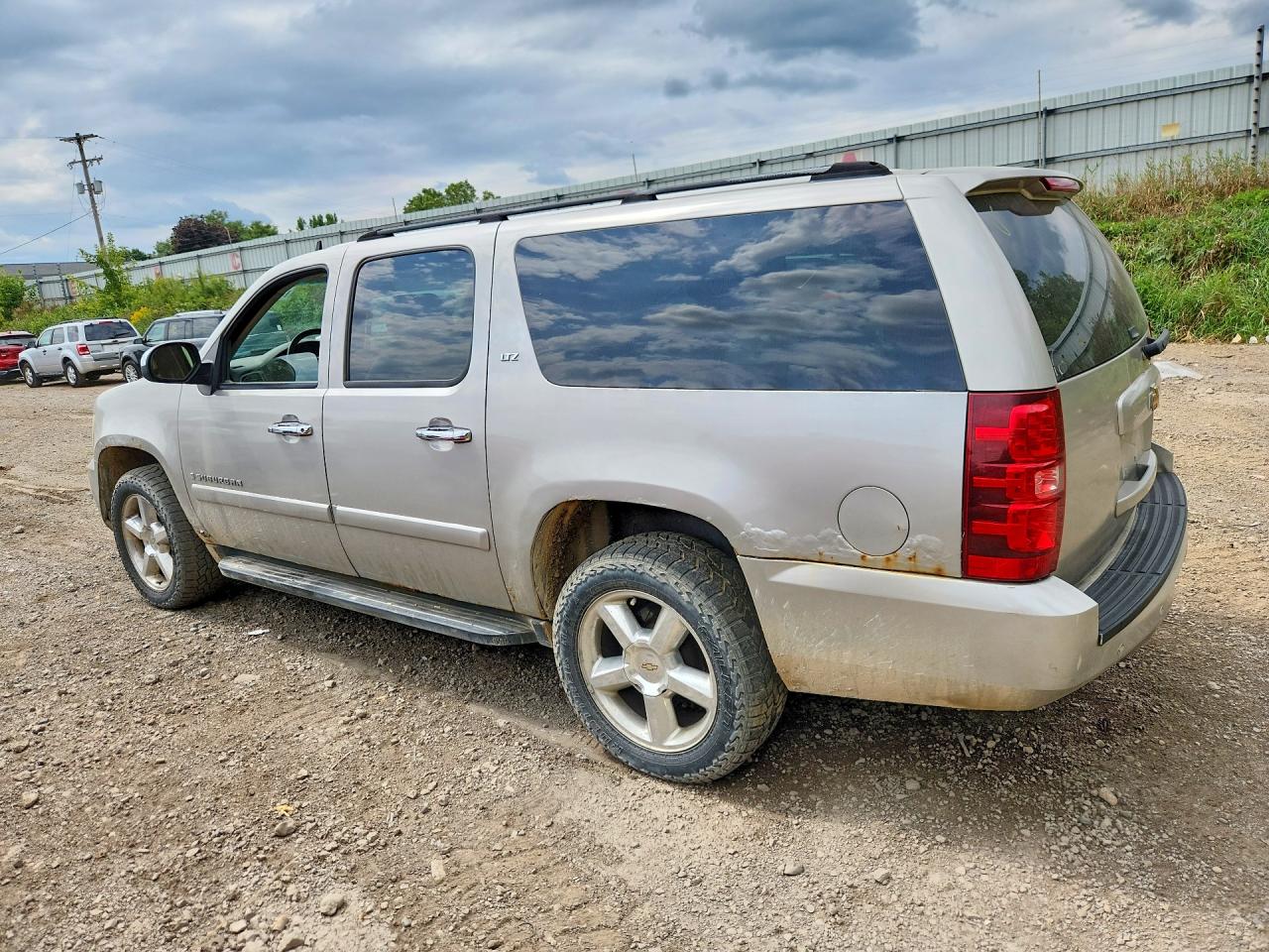 1GNSK5E35BR183226 · 2011 CHEVROLET SUBURBAN · 2/13