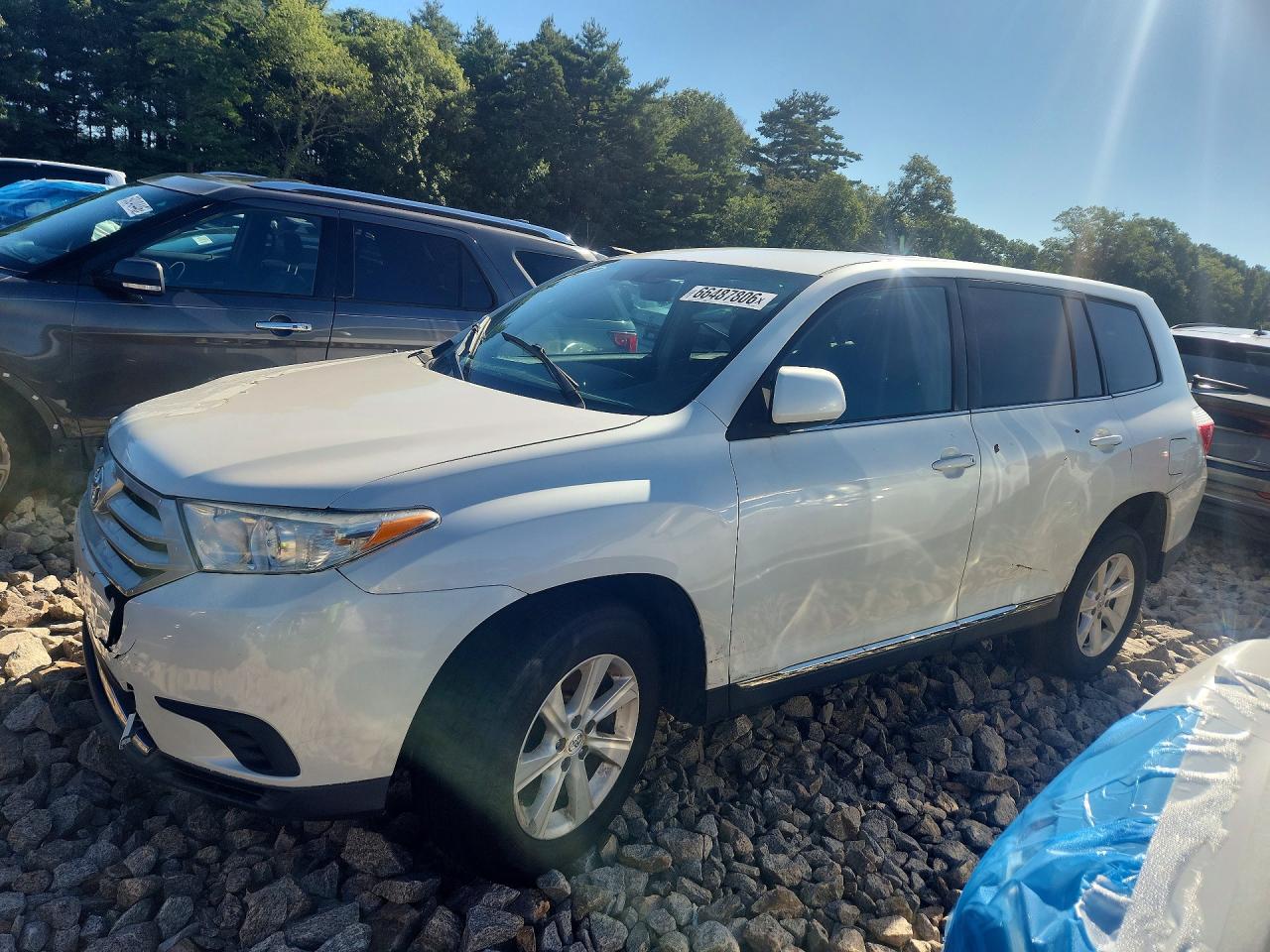 5TDBK3EH9BS045019 · 2011 TOYOTA HIGHLANDER