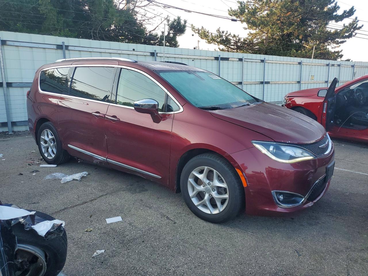 2C4RC1GG7KR720136 · 2019 CHRYSLER PACIFICA · 4/13