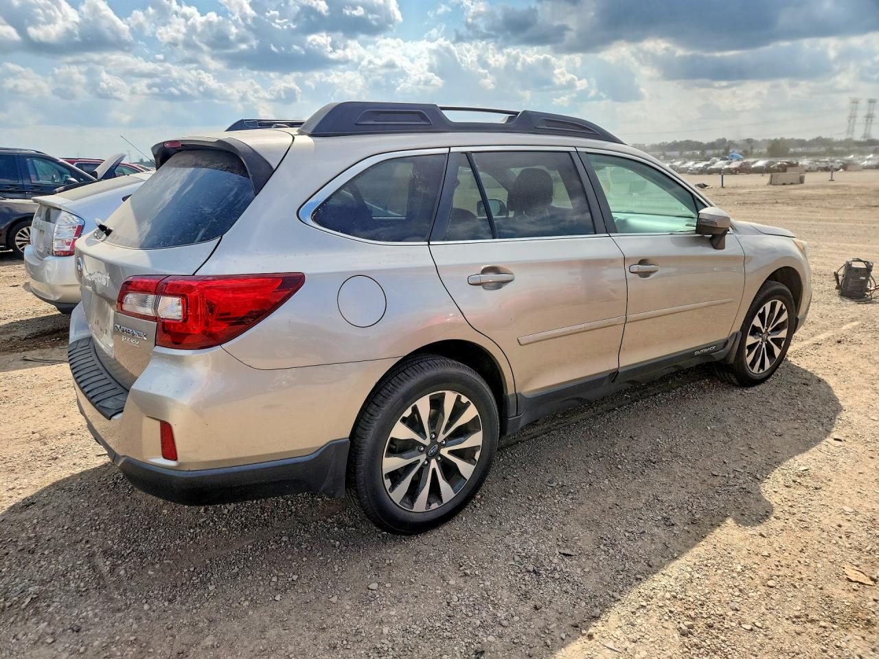 4S4BSANC4F3308299 · 2015 SUBARU OUTBACK · 3/12