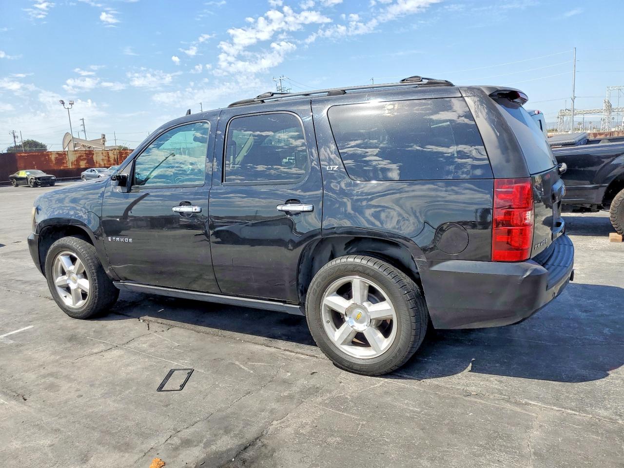 1GNFC13J87R299732 · 2007 CHEVROLET TAHOE · 2/13