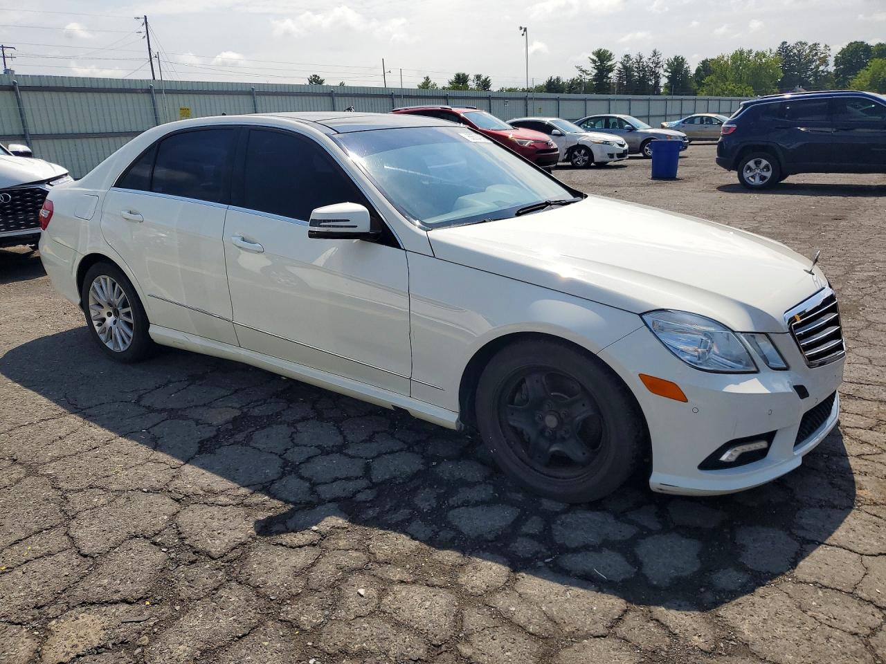 WDDHF8HB8BA292084 · 2011 MERCEDES-BENZ E · 4/13