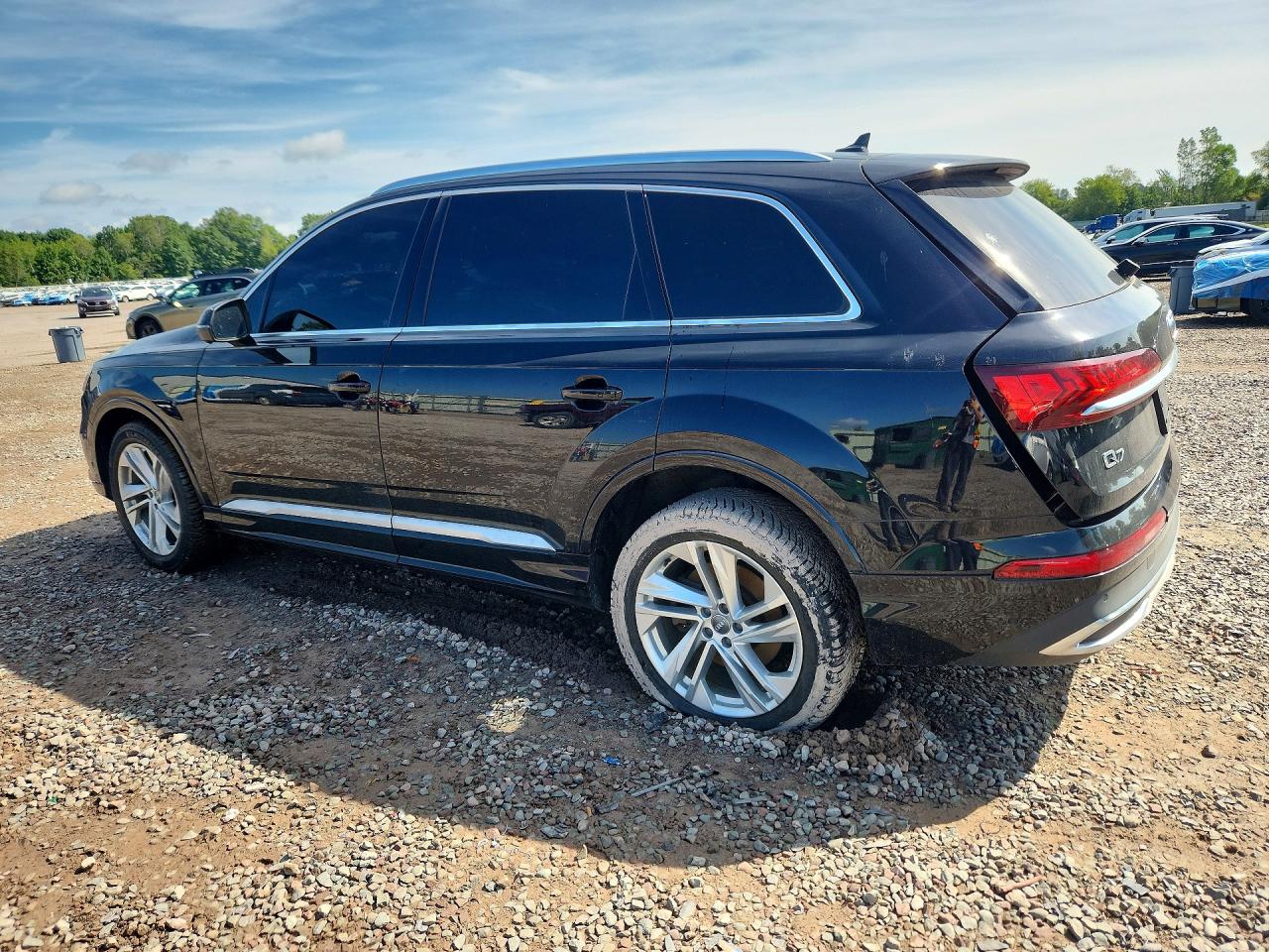 WA1AXAF7XMD010716 · 2021 AUDI Q7 · 2/13